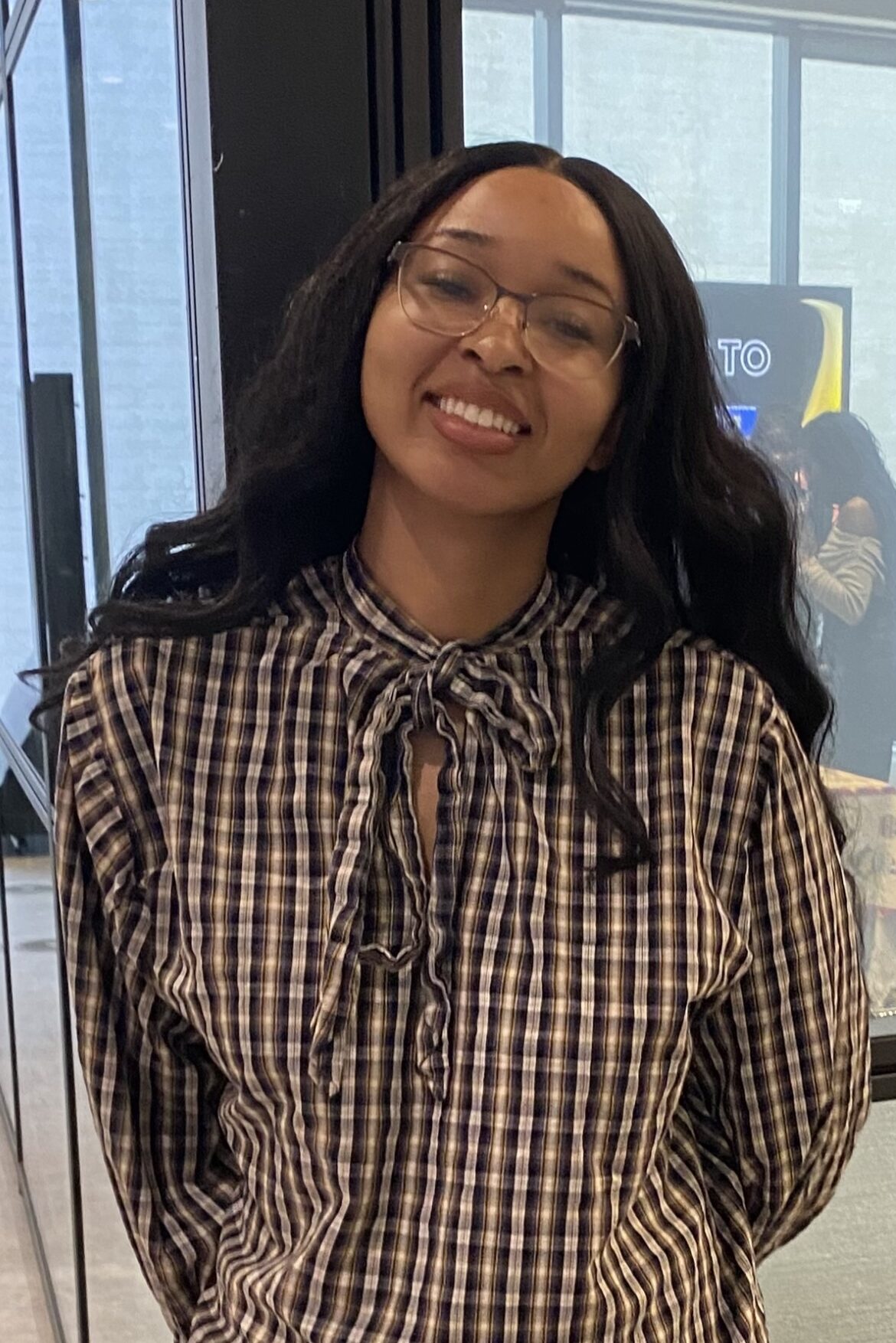 Recipient Davia Knight smiling warmly
