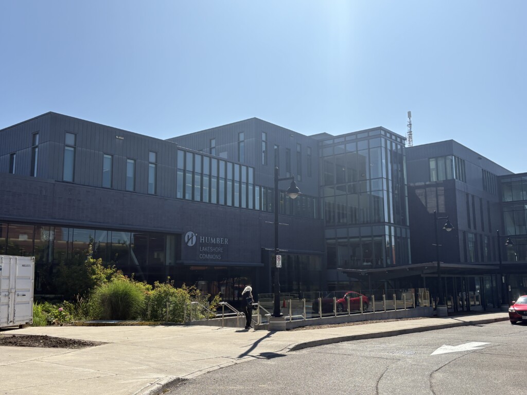 Exterior of Lakeshore campus learning commons (L Building). 